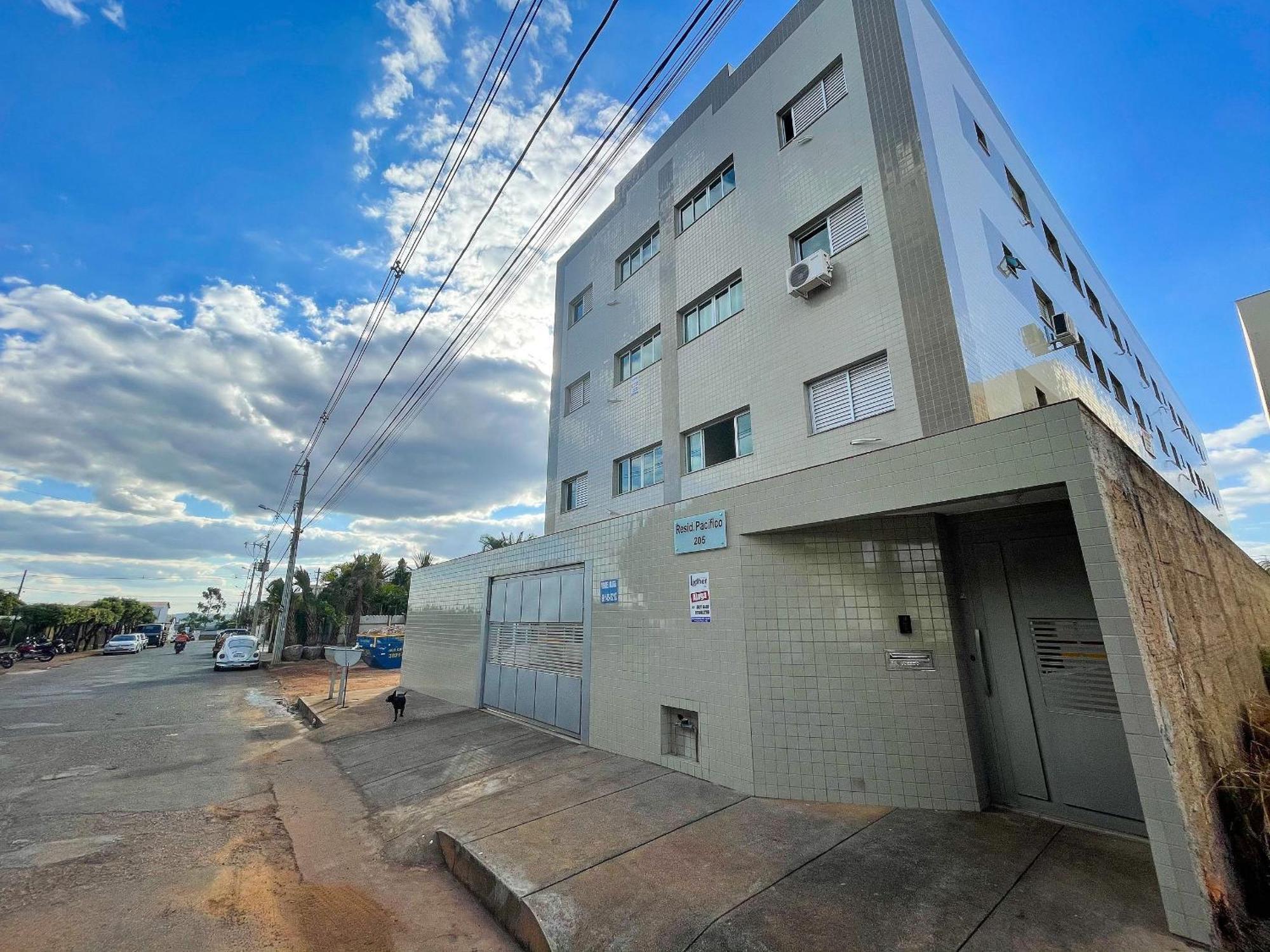 202- Apartamento De 2 Quartos Para Ate 5 Hospedes Patos de Minas Eksteriør bilde